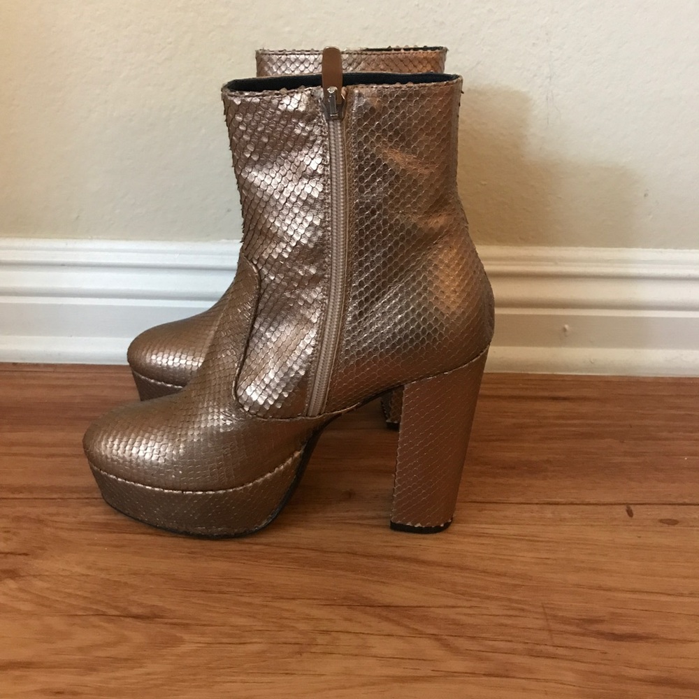 Embossed “snakeskin” leather platform boots!!!